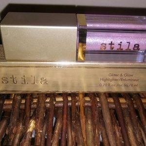 Stila Glitter and Glow Highlighter in Monarch